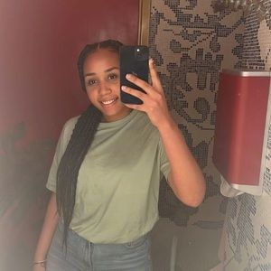 Meet your Posher, Brianna